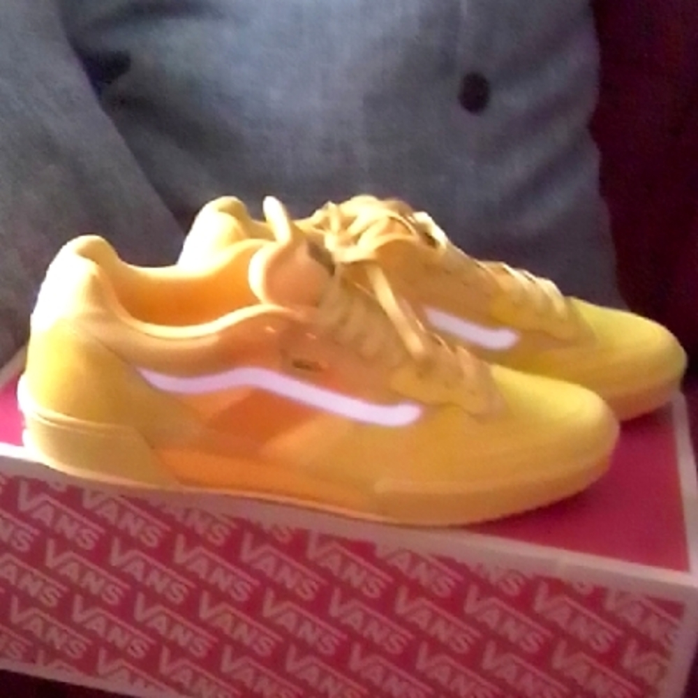 Vans AVE 2.0, size 10 Mens, Golden Yellow